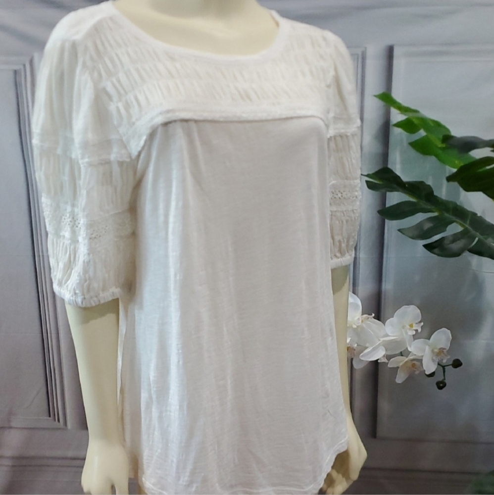 Loft elegant white women's top lacey sleeves casual chic Tee L